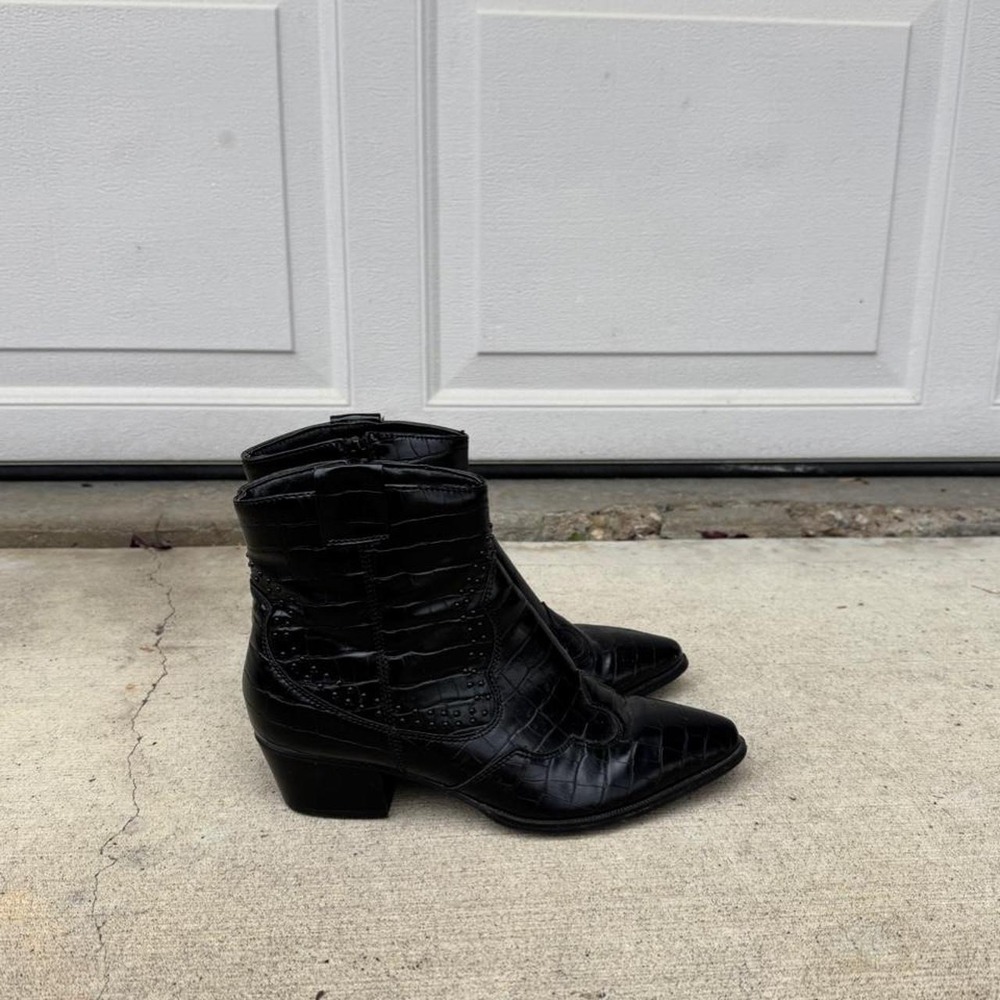 BLACK MOCK-CROCK WESTERN ANKLE BOOTS